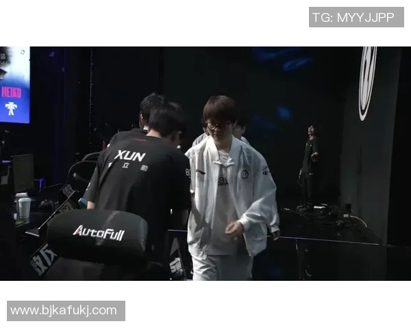 LPL赛季焦点JDG战队与GALA选手的精彩对决引发热议