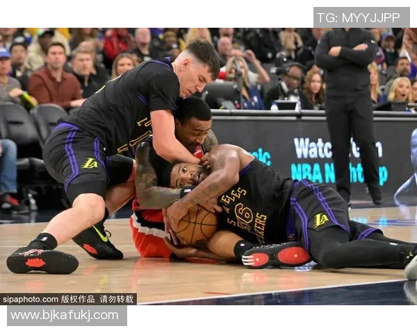 爵士战胜快船，季后赛席位锁定：一场不可忽视的巅峰之战